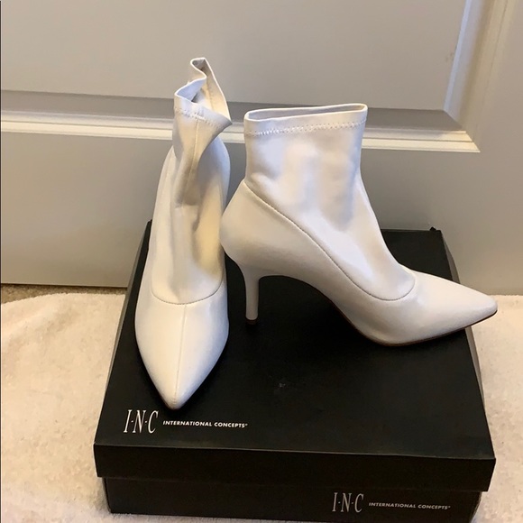 New white ankle boot - Picture 2 of 2